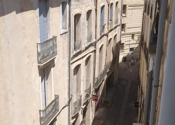 Female Private In Center * Montpellier
